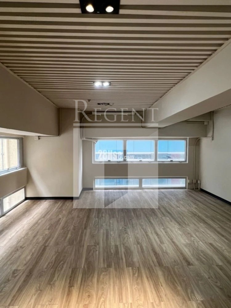 Hi-tech Industrial Centre Block B (嘉力工業中心 B座)